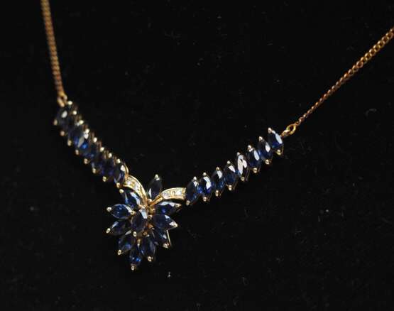 GOLD Collier und Ohrring Set mit Steinbesatz. - photo 3
