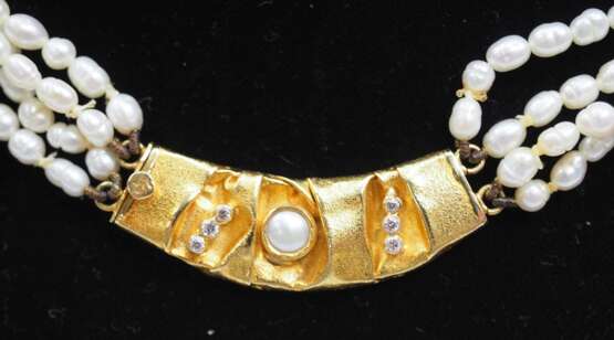 Perlenkette mit GOLD Verschluss und Ohrstecker Set. - Foto 2