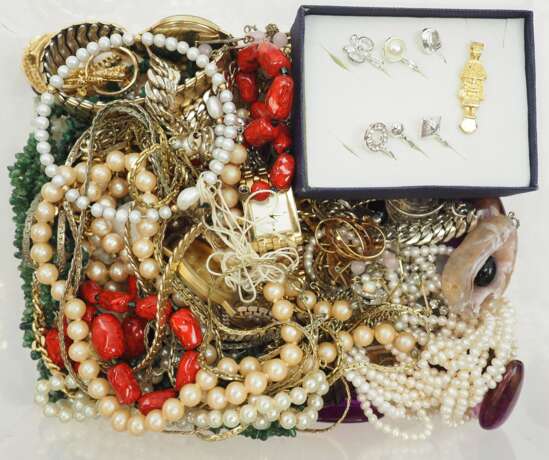 Lot Modeschmuck. - фото 1