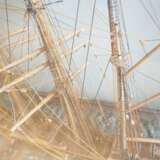 4-Mast-Segelschiff - großes Holzmodell im Kasten. - photo 2