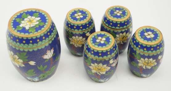 China: Cloisonné Trommeldosen Ensemble. - photo 2