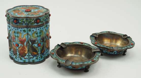 China: Cloisonné Raucher Ensemble. - photo 1