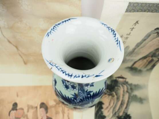 China: Vase und zwei Rollbilder. - photo 5