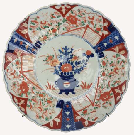 Japan: Imari Teller, 19. Jahrhundert. - photo 1