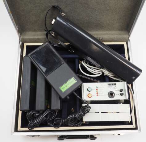 DDR: Spionage Ausrüstung - Spurensicherung UV-Lampen Set. - Foto 1