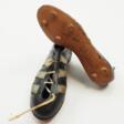 Walter, Fritz (1920-2002): Adidas Fußball Schuhe Miniatur - handsigniert. - Maintenant aux enchères