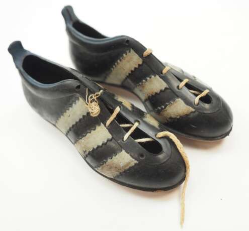 Walter, Fritz (1920-2002): Adidas Fußball Schuhe Miniatur - handsigniert. - фото 3