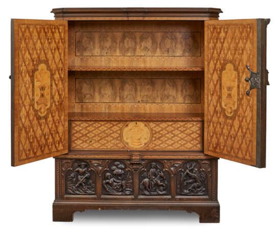Kabinettschrank im gotischen Stil - фото 2