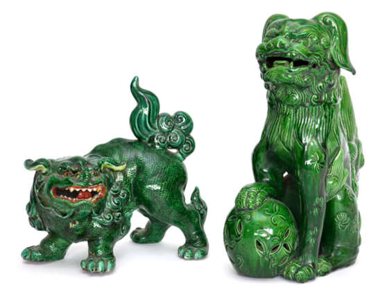 Grün glasierte Löwe mit Brokatball und ein grün glasierter Shishi - Foto 1