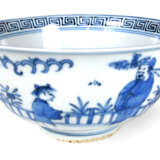 Unterglasurblaue Schale aus Porzellan mit einer figürlichen Landschaftsszene - фото 1