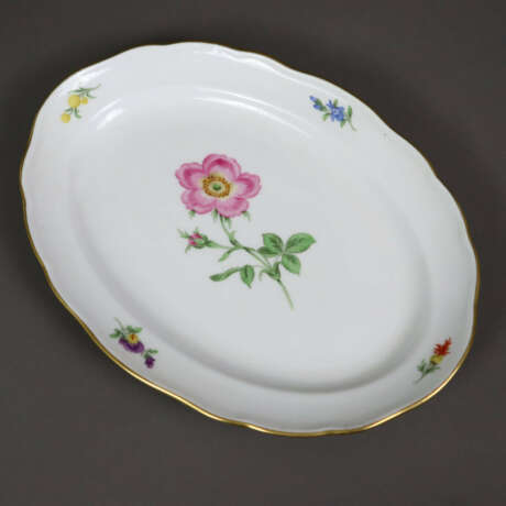 Ovalplatte mit Blumenmalerei - Meissen, 20.Jh., Po… - Foto 1