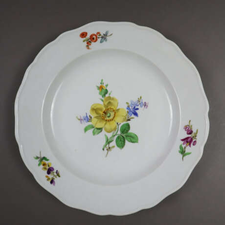 Fünf Speiseteller mit Blumenmalerei - Meissen, Kna… - фото 2