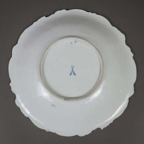 Prunkteller mit reichem Reliefdekor - Meissen, 19.… - фото 6