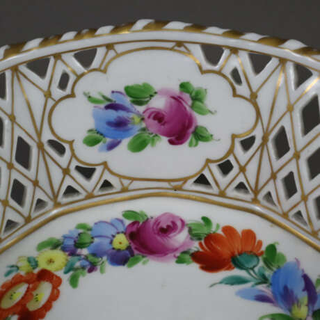 Korbschale mit Blumenmalerei - Schorndorf, Porzell… - Foto 2