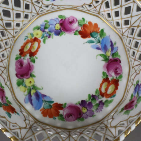 Korbschale mit Blumenmalerei - Schorndorf, Porzell… - Foto 3