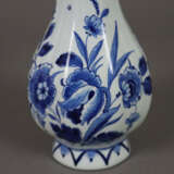 Fayencevase - Enghalsvase mit mehrkantiger gebauch… - photo 3