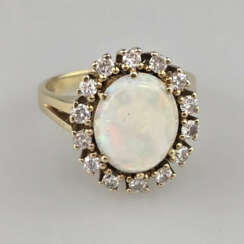 Opalring mit Diamanten- Gelbgold 585/000 (14 K), g…