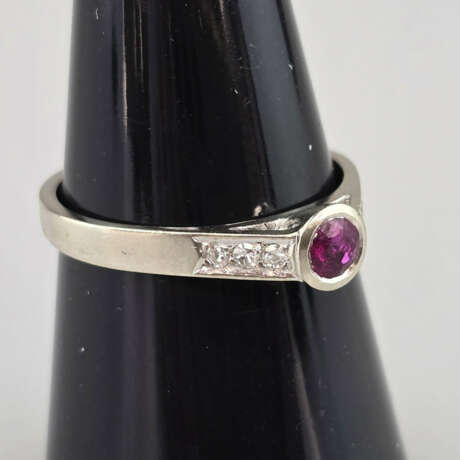 Filigraner Rubinring mit Diamanten- Weißgold 585/0… - photo 2