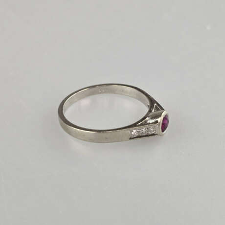 Filigraner Rubinring mit Diamanten- Weißgold 585/0… - photo 4
