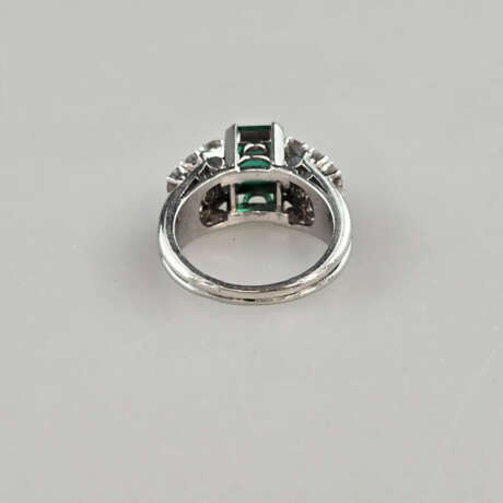 Smaragdring mit Diamanten - Weißgold 750/000, zent… - Foto 4