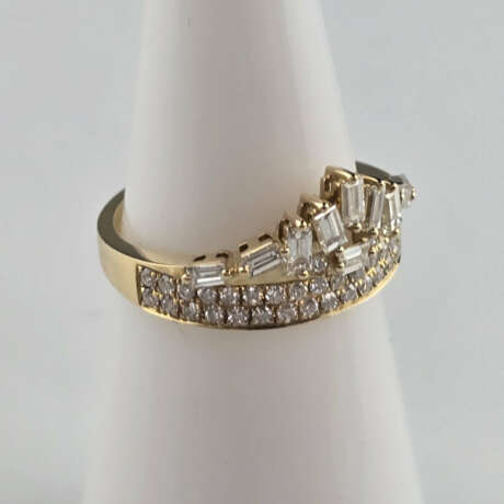Goldring - Gelbgold 750/000 (18 K), Besatz mit Dia… - фото 3