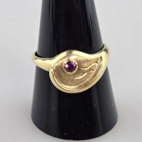 Goldring mit Rubin - Gelbgold 585/000 (14K), geste… - photo 1