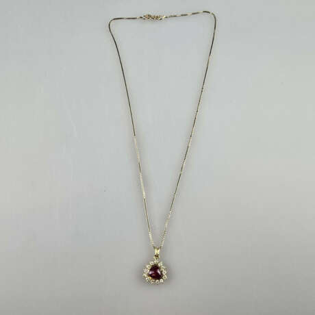 Rubinanhänger mit Diamanten an Kette - Gelbgold 75… - фото 5