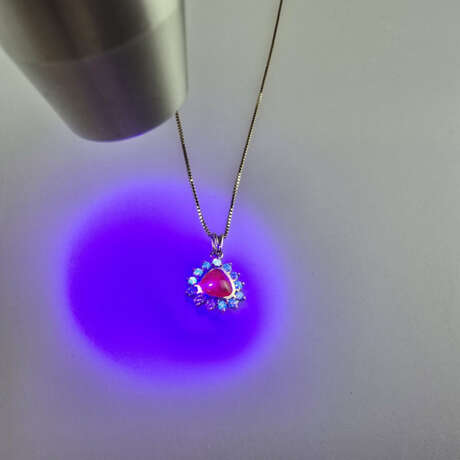 Rubinanhänger mit Diamanten an Kette - Gelbgold 75… - фото 6