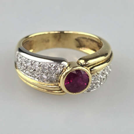 18K-Rubinring mit Diamanten- Gelbgold 750/000 (18K… - photo 4