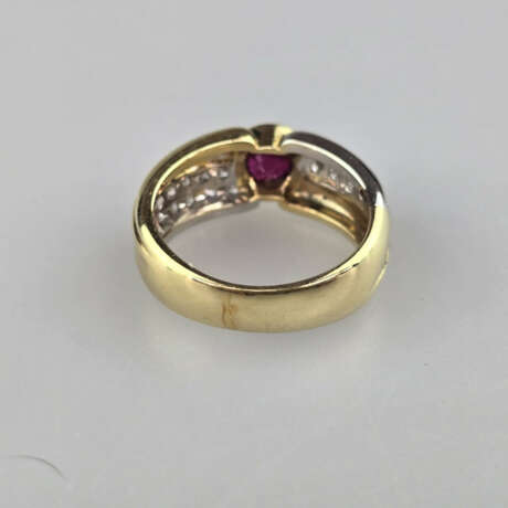 18K-Rubinring mit Diamanten- Gelbgold 750/000 (18K… - photo 5