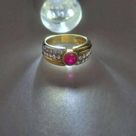 18K-Rubinring mit Diamanten- Gelbgold 750/000 (18K… - photo 7