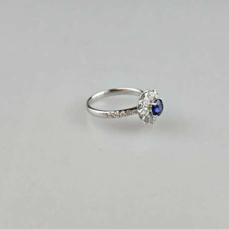Floraler Saphirring mit Diamanten- Weißgold 750/00… - photo 5