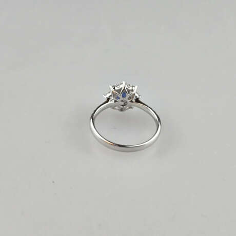 Floraler Saphirring mit Diamanten- Weißgold 750/00… - photo 7