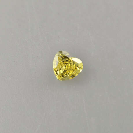Loser gelber Herz-Diamant von 1,02 ct. mit Lasersi… - photo 1