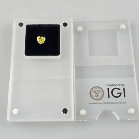 Loser gelber Herz-Diamant von 1,02 ct. mit Lasersi… - photo 5