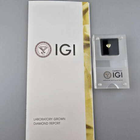 Loser gelber Herz-Diamant von 1,02 ct. mit Lasersi… - photo 7