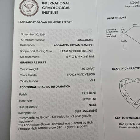 Loser gelber Herz-Diamant von 1,02 ct. mit Lasersi… - photo 9