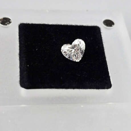 Loser Herz-Diamant von 1,03 ct. mit Lasersignatur … - photo 4