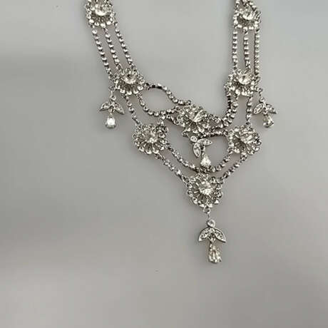 Filigranes Vintage-Collier in Diamant-Optik - Butl… - фото 4
