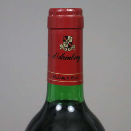 Weinkonvolut - 2 Flaschen,1996 d'Arenberg The Foot… - photo 2