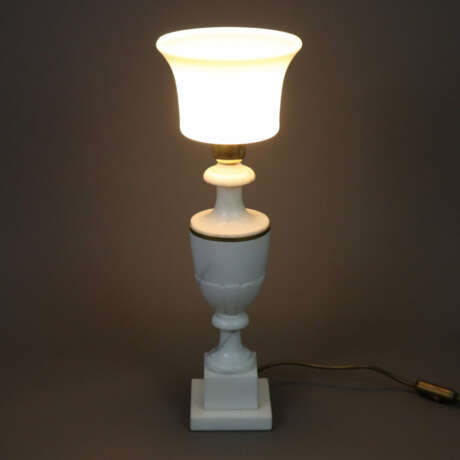 Tischlampe - auf zweistufigem rechteckigem Sockel … - Foto 6