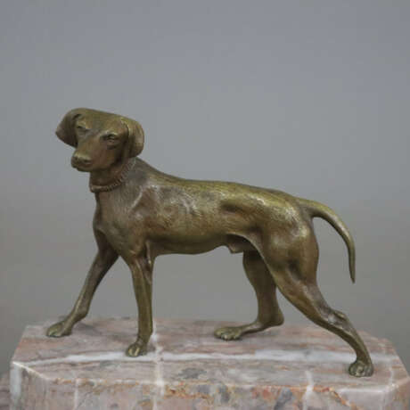 Tierskulptur "Jagdhund" - Bronze, braun patiniert,… - фото 2