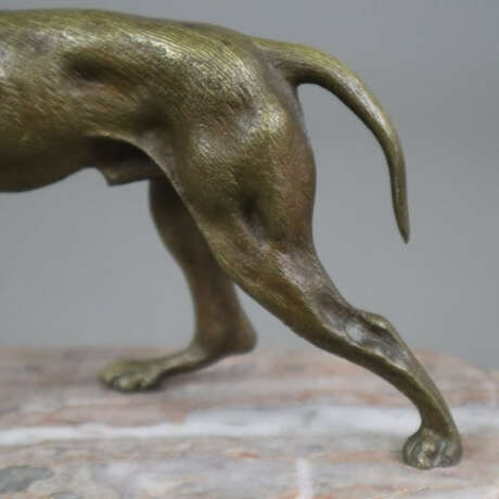Tierskulptur "Jagdhund" - Bronze, braun patiniert,… - фото 6