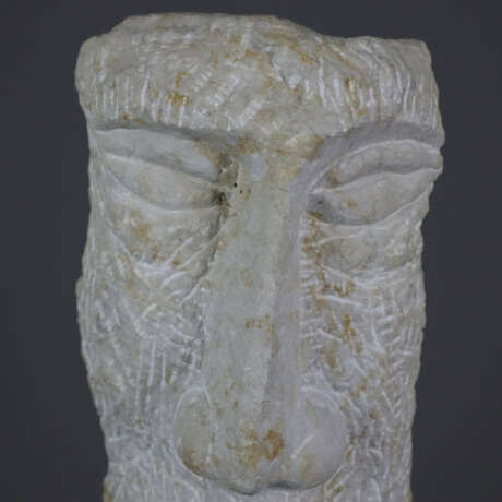 Surreale Kopfskulptur II. --Sandstein, schwer lesb… - фото 3