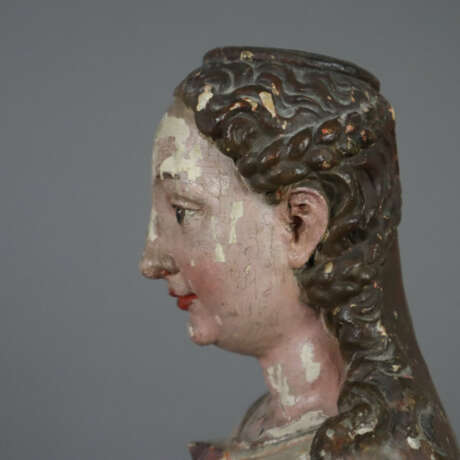 Ganzfigur einer Heiligen -ausgehendes 18.Jh.- voll… - фото 12