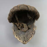 Gesichtsmaske aus Holz mit Raffiafrisur - West-Pen… - Foto 5