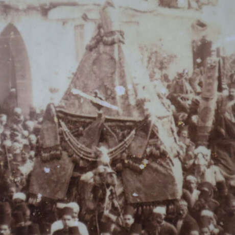 Alte Fotografie mit der Ankunft des Surre-Regiment… - Foto 4