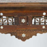 Beistelltisch in orientalischer Stilform, sog. "ma… - фото 12