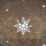 Beistelltisch in orientalischer Stilform, sog. "ma… - фото 3