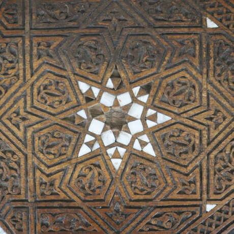 Beistelltisch in orientalischer Stilform, sog. "ma… - фото 4